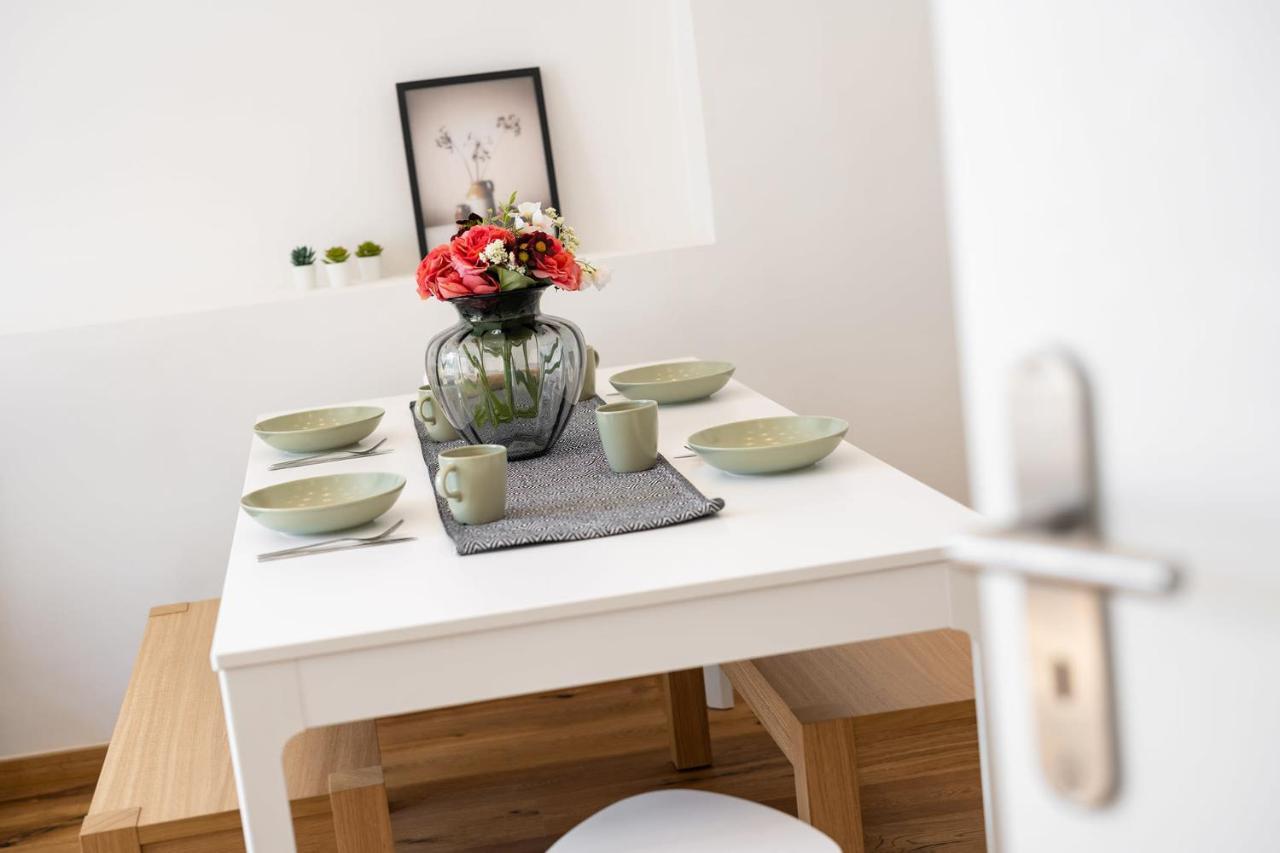 Wiesen Living - Apartment For Up To Twelve People München Exterior foto